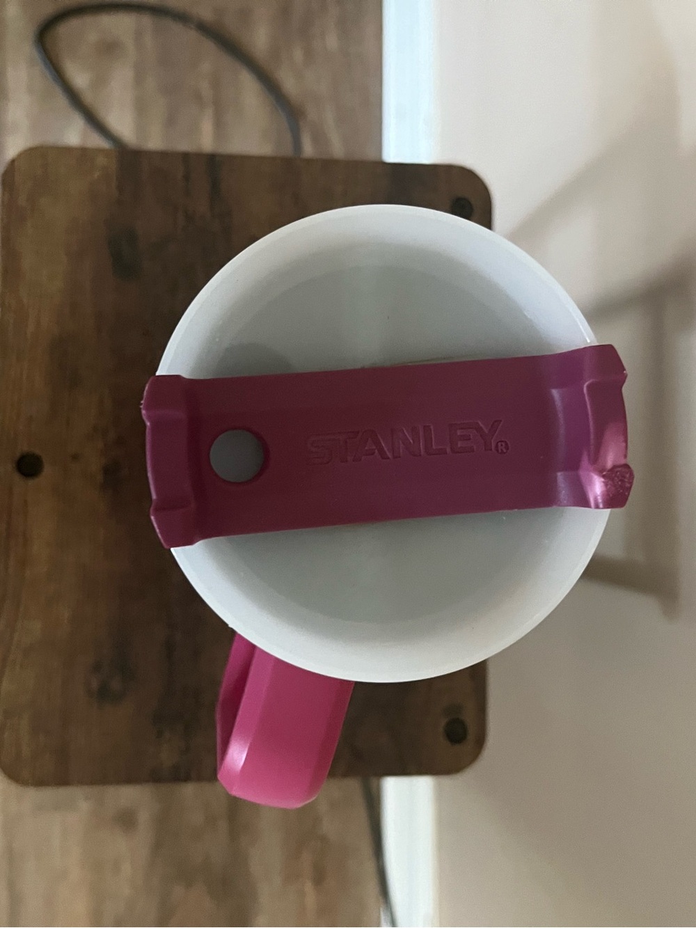 Stanley Hot Pink Insulated Mug with Handle and Flip Lid - Picture 4 of 5